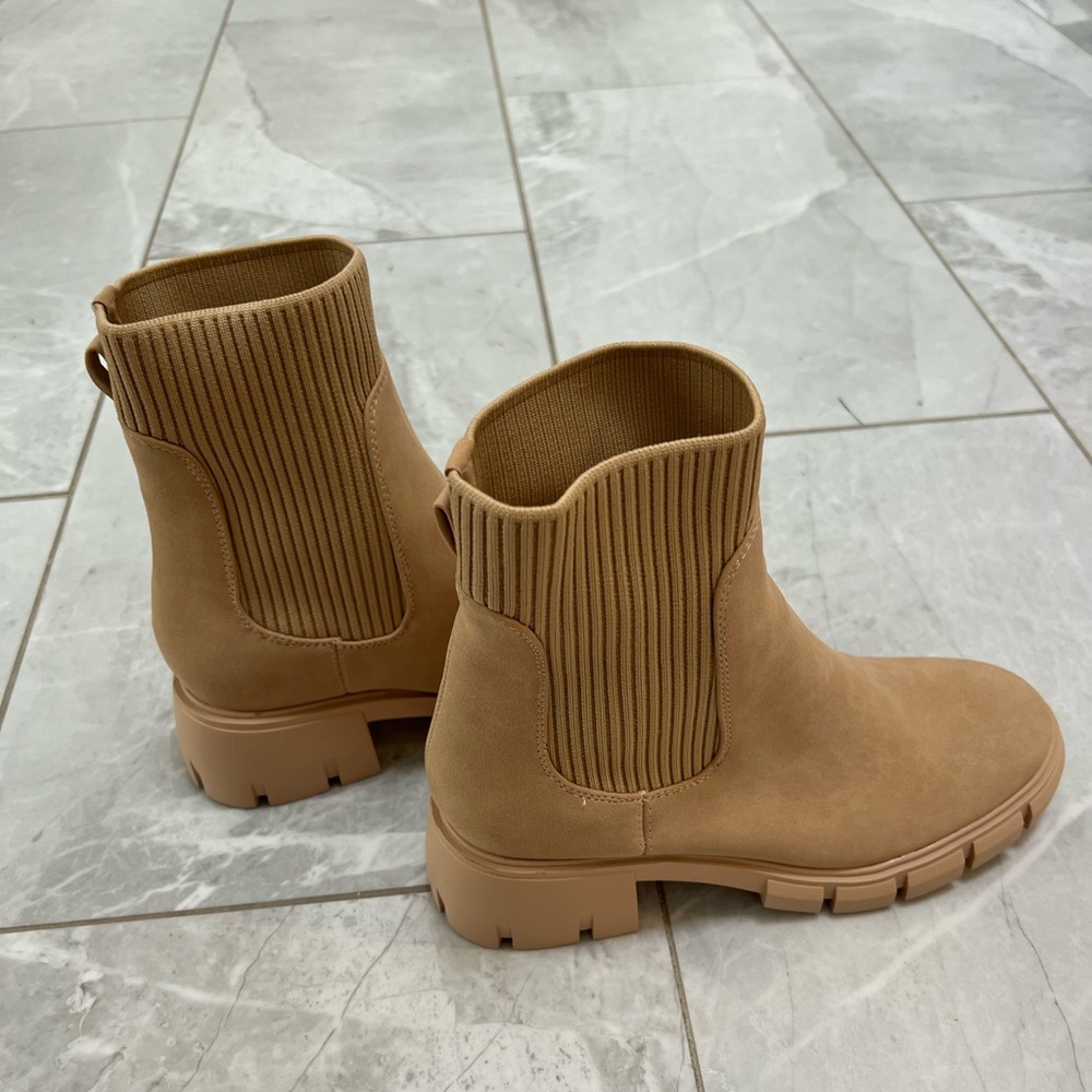 Steve Madden Chelsea Boot Dupe